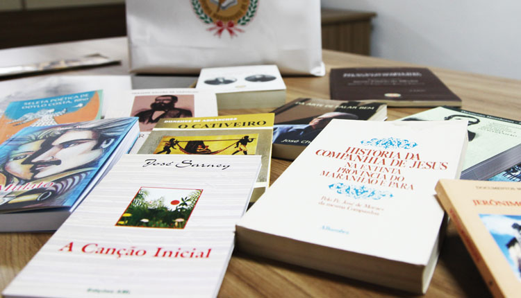 Livros serão doados a 16 instituições (Foto: Gustavo Sampaio/ Do imirante.com)